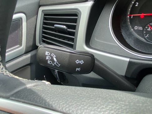 Used 2021 Volkswagen Atlas SE image 26