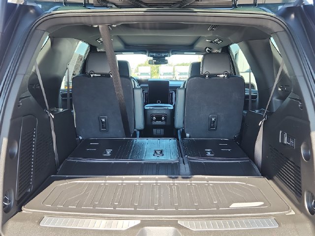 Used 2025 GMC Yukon AT4 w/ LPO, Floor Liner Package AWD/4WD image 34
