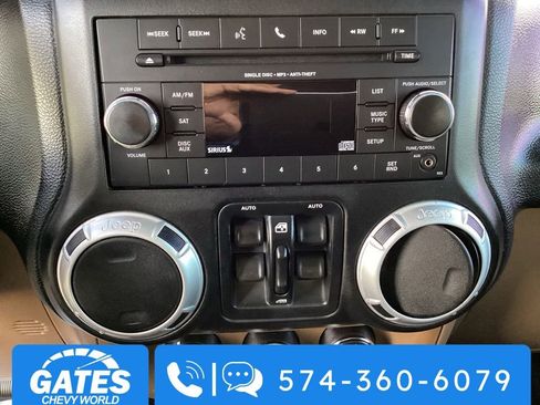 Used 2013 Jeep Wrangler Unlimited Sahara w/ Connectivity Group AWD/4WD image 3