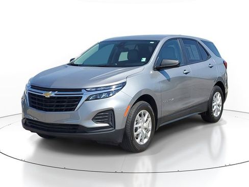 Certified 2024 Chevrolet Equinox LS w/ LS Convenience Package AWD/4WD image 2