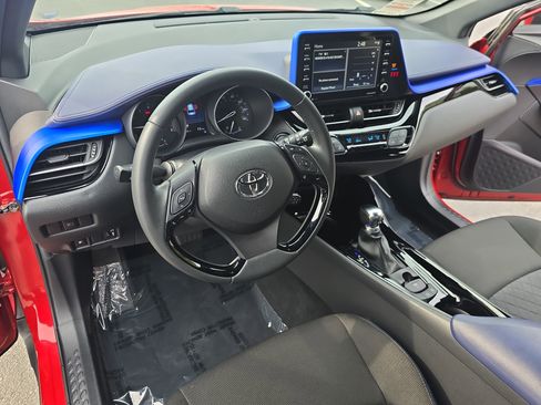 Used 2021 Toyota C-HR XLE image 16
