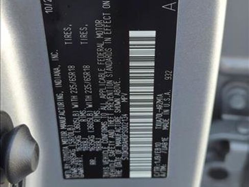 Used 2023 Toyota Highlander XLE image 27