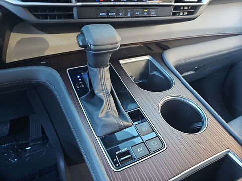 Certified 2024 Toyota Sienna LE image 15