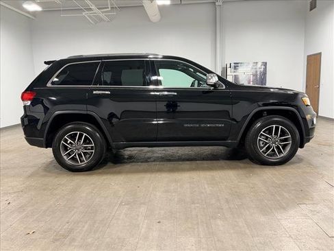 Used 2021 Jeep Grand Cherokee Limited w/ Luxury Group II image 3