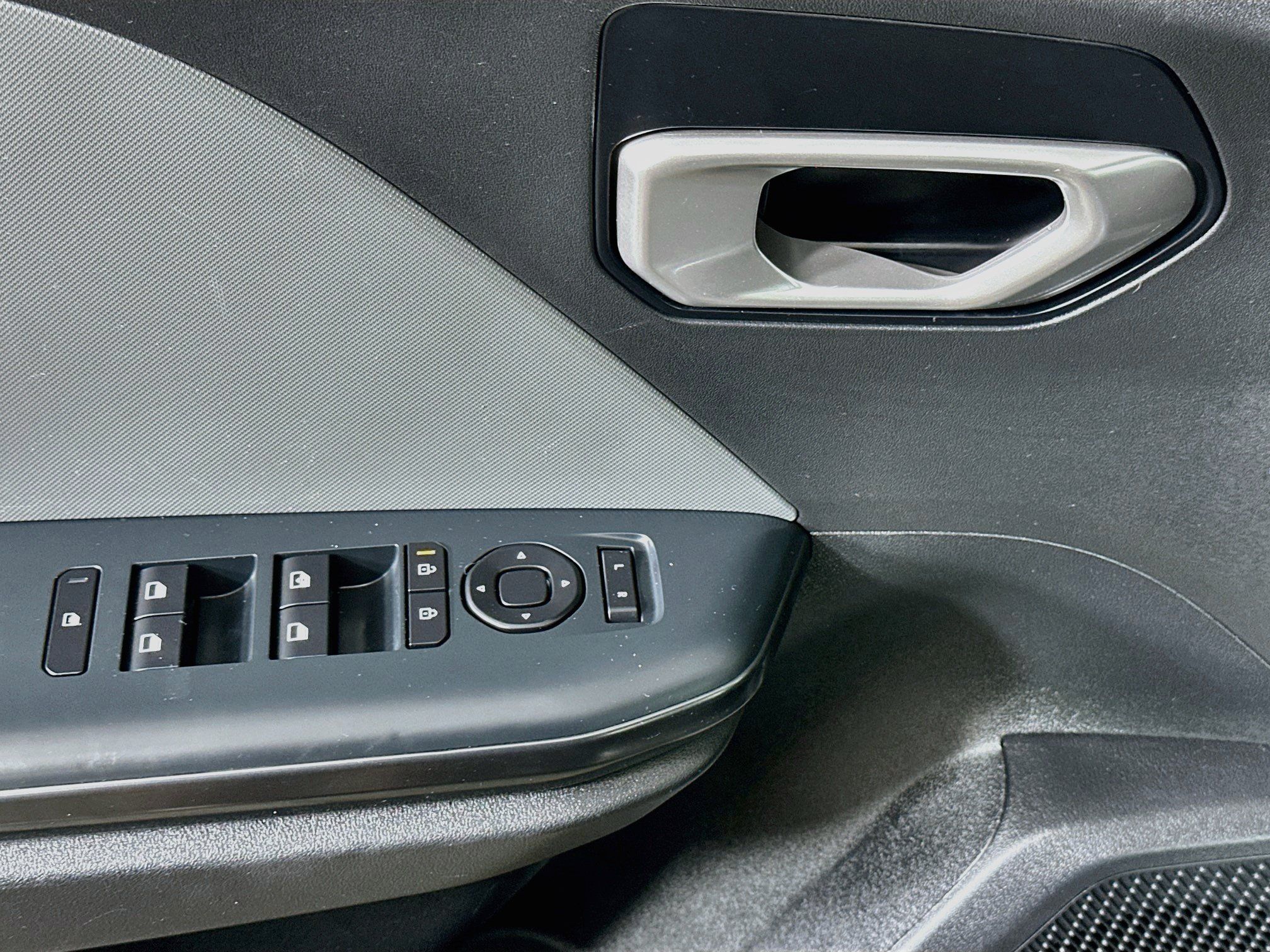 Used 2025 Kia K4 FWD image 15