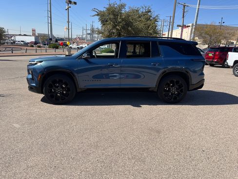 Certified 2024 Chevrolet Traverse RS image 4