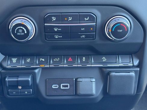 Used 2025 Chevrolet Silverado 2500 Custom w/ Custom Value Package image 14