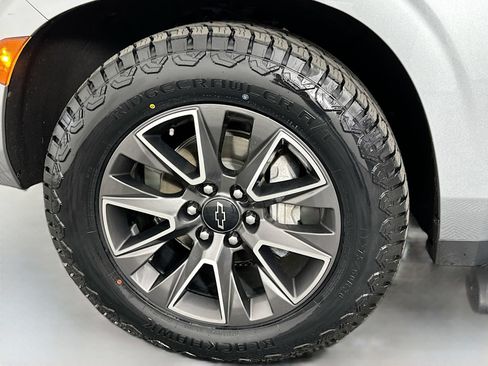 Used 2024 Chevrolet Tahoe Z71 w/ Z71 Off-Road Package AWD/4WD image 37