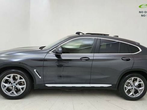 Used 2025 BMW X4 xDrive30i AWD/4WD image 3