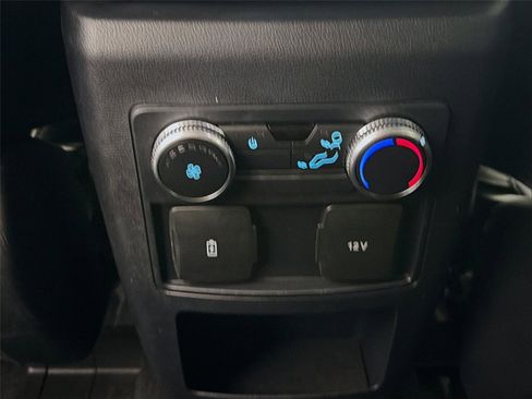 Used 2021 Ford Explorer XLT w/ Equipment Group 202A image 24