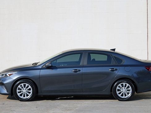 Used 2023 Kia Forte LX FWD image 40