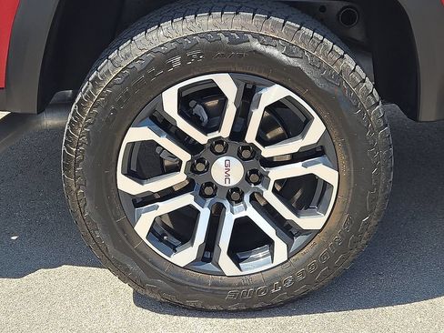 Used 2023 GMC Canyon AT4 w/ Canyon Safety Plus Package AWD/4WD image 7