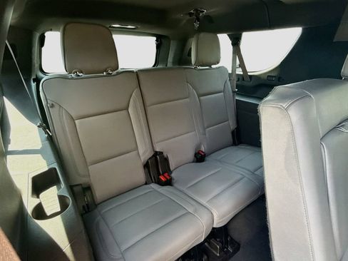 Used 2024 GMC Yukon XL SLT w/ SLT Premium Package AWD/4WD image 33