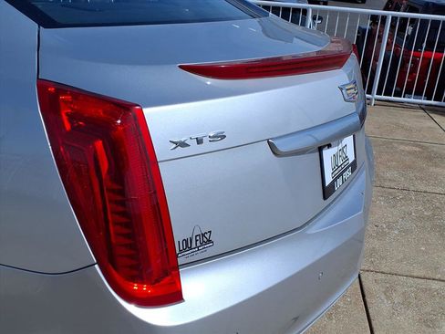Used 2017 Cadillac XTS Luxury image 29