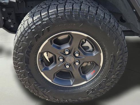 Used 2023 Jeep Gladiator Rubicon w/ Cold Weather Group AWD/4WD image 17