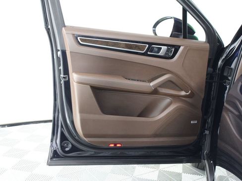 Certified 2023 Porsche Cayenne S AWD/4WD image 20