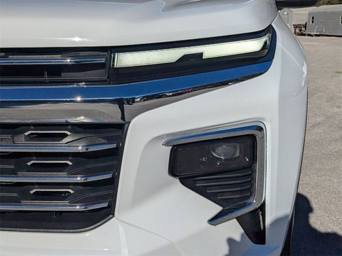 Certified 2025 Chevrolet Traverse LT image 9