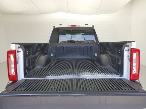 Used 2025 Ford F250 XLT w/ FX4 Off-Road Package AWD/4WD image 9
