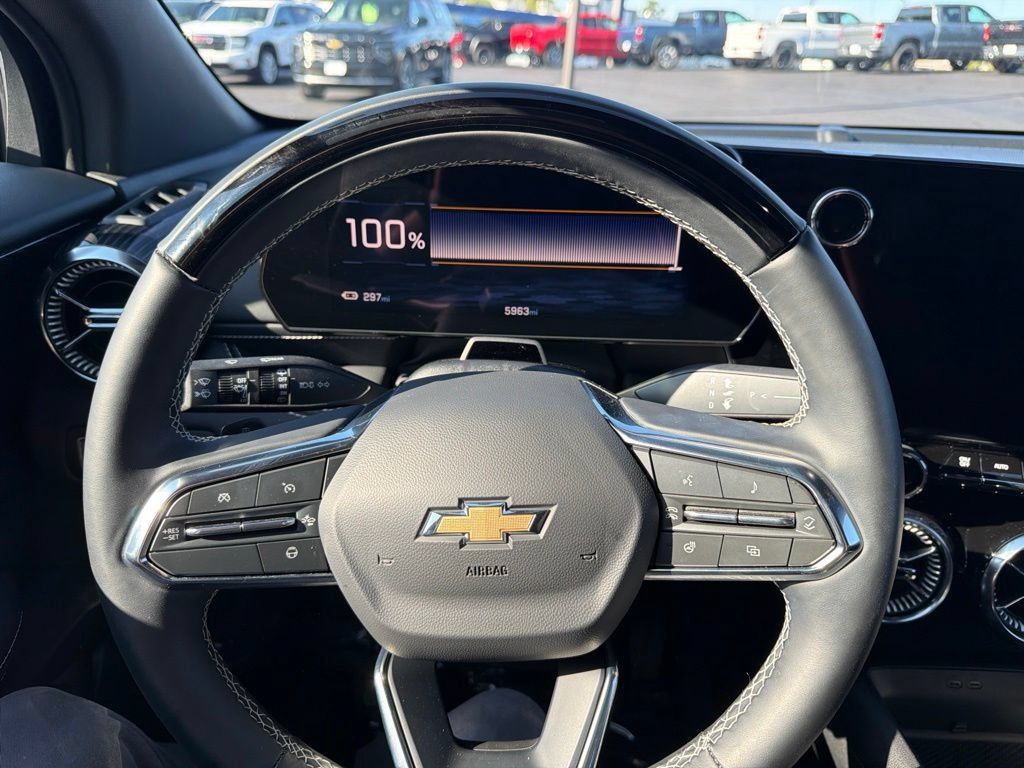 Used 2025 Chevrolet Blazer EV LT w/ Super Cruise Package AWD/4WD image 15