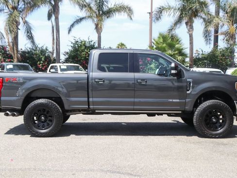 Used 2018 Ford F250 Lariat w/ Lariat Ultimate Package AWD/4WD image 12