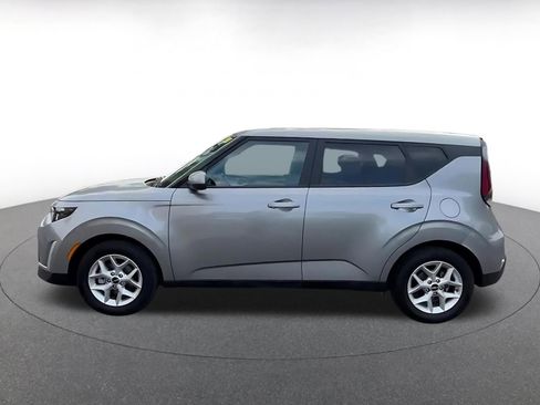 Used 2025 Kia Soul LX w/ LX Technology Package image 8