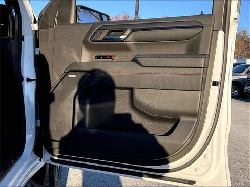 Used 2023 GMC Sierra 1500 AT4 w/ AT4 Premium Package image 11