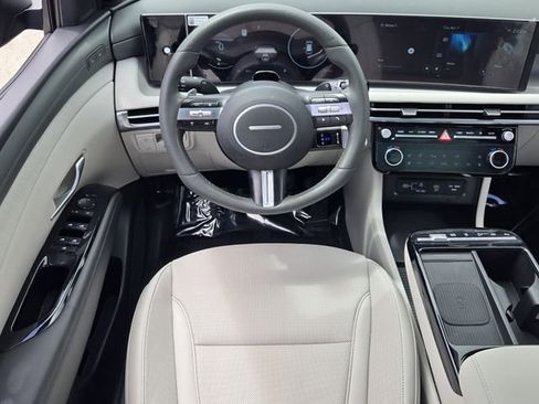 Used 2025 Hyundai Tucson Limited image 13