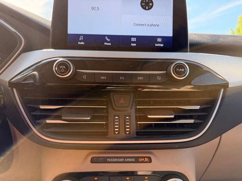Used 2021 Ford Escape SE FWD image 12