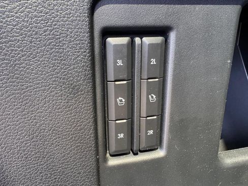 Used 2021 Lincoln Navigator Reserve image 12