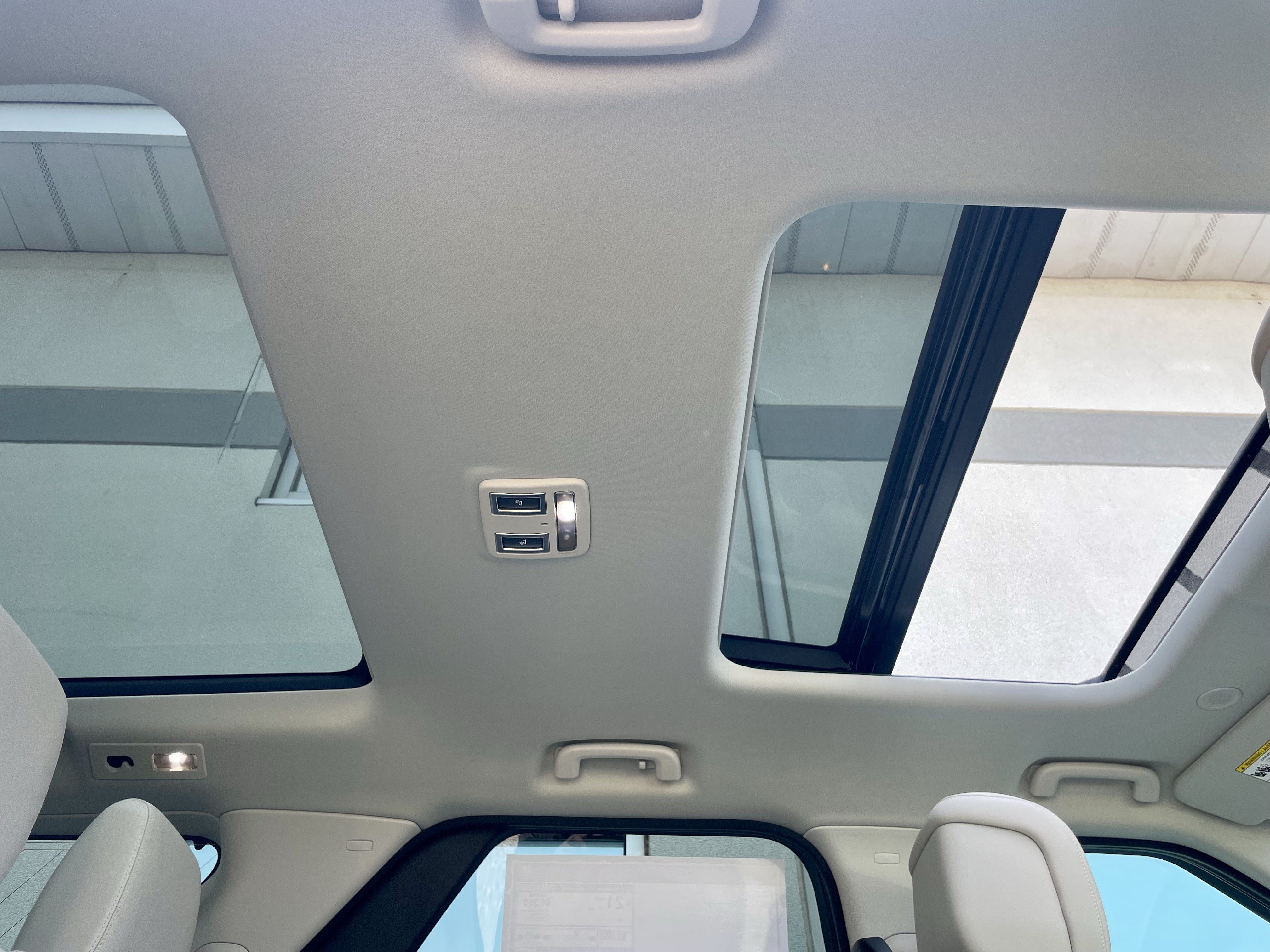 New 2026 Land Rover Discovery Dynamic SE AWD/4WD image 17
