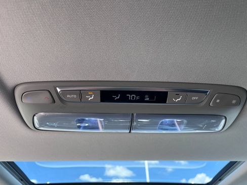 Certified 2024 Kia Telluride S w/ S Sunroof Package FWD image 21