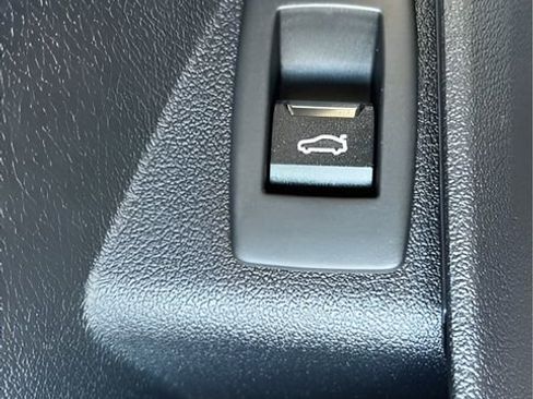 Used 2026 BMW X1 xDrive28i w/ Technology Package image 17