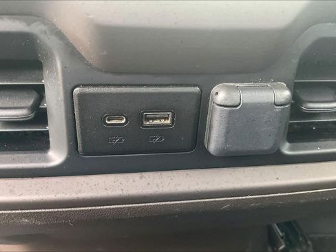 Certified 2022 Chevrolet Silverado 2500 LT w/ Convenience Package image 29