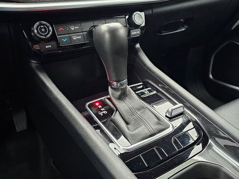 Used 2024 Jeep Compass Latitude image 26