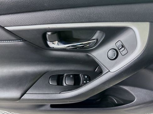 Used 2017 Nissan Altima 2.5 SR w/ Midnight Edition Package image 21