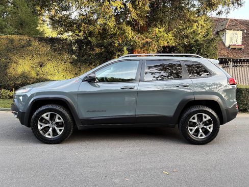 Used 2015 Jeep Cherokee Trailhawk w/ Comfort/Convenience Group image 4
