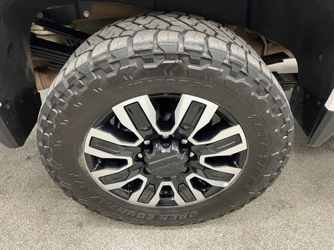 Used 2025 GMC Sierra 3500 Denali Ultimate image 15