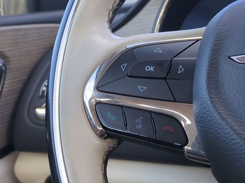 Used 2015 Chrysler 200 C w/ Navigation & Sound Group I image 27