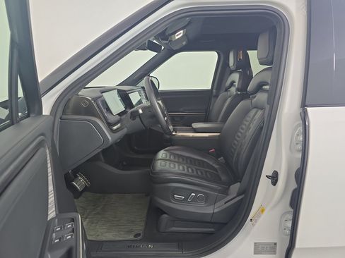 Used 2024 Rivian R1T Adventure AWD/4WD image 20