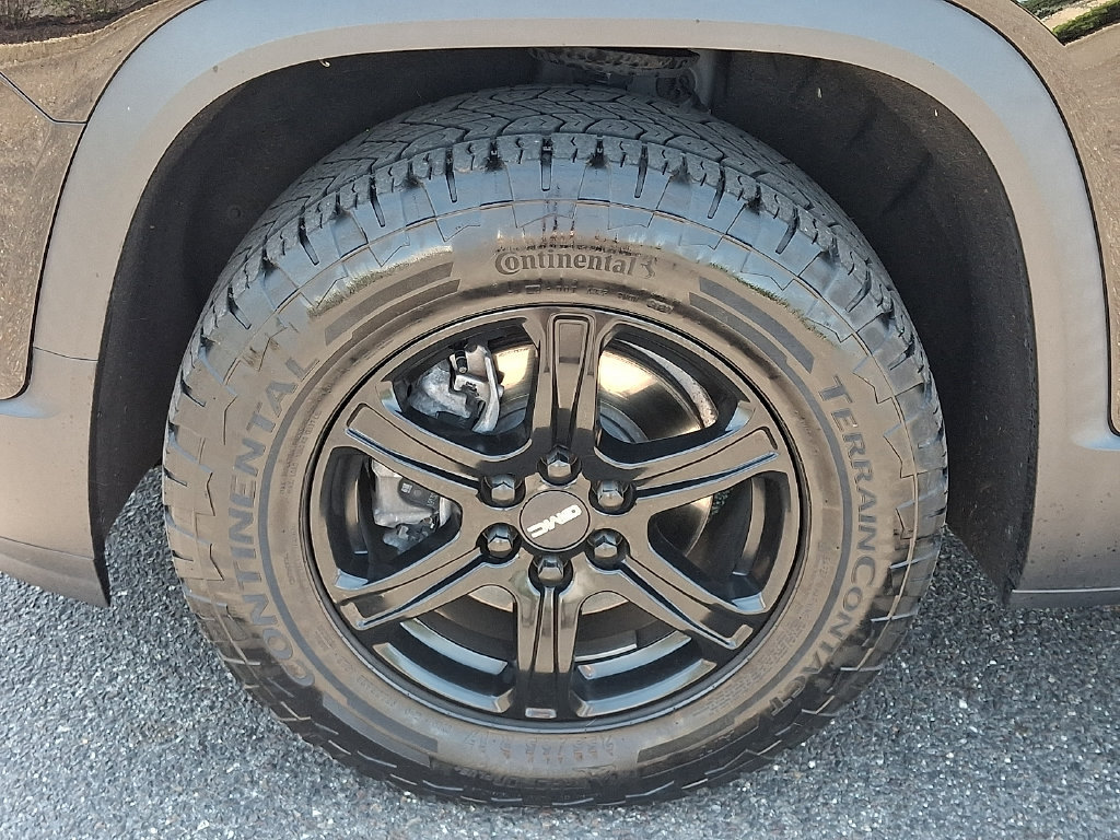 Used 2021 GMC Acadia AT4 w/ LPO, Floor Liner Package AWD/4WD image 29
