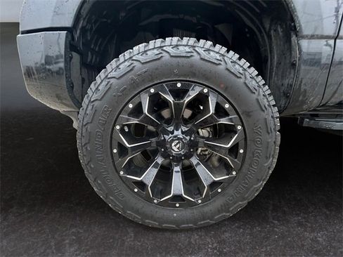 Used 2020 Nissan Titan SV w/ SV Convenience Package image 14