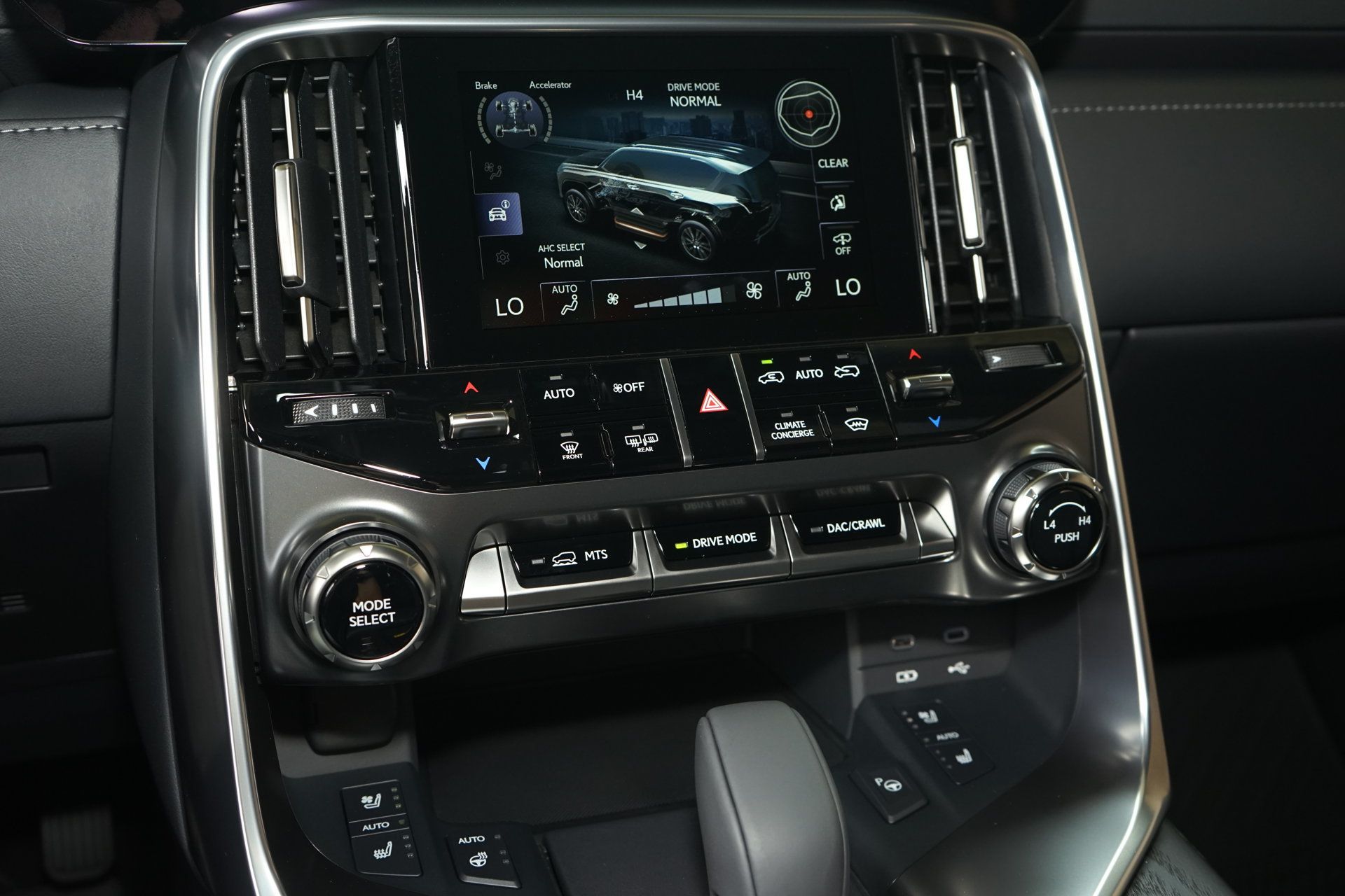Used 2026 Lexus LX 700h Luxury AWD/4WD image 18