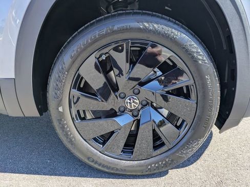 New 2026 Volkswagen Atlas SE FWD image 11