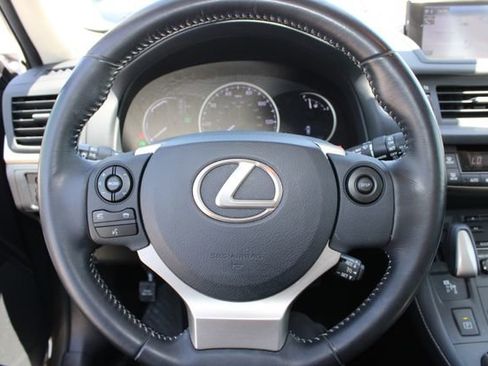 Used 2017 Lexus CT 200h FWD image 17