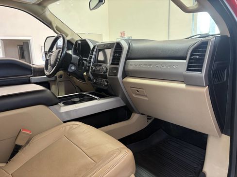 Used 2019 Ford F250 Lariat w/ Chrome Package image 37