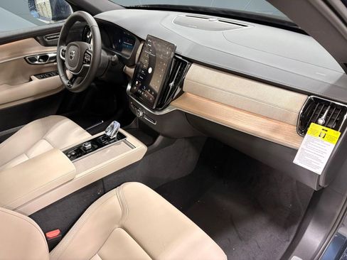 New 2026 Volvo XC90 B6 Plus w/ Protection Package Premier AWD/4WD image 28