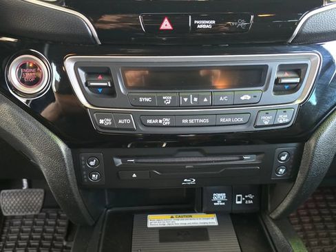 Used 2021 Honda Pilot Black Edition image 12
