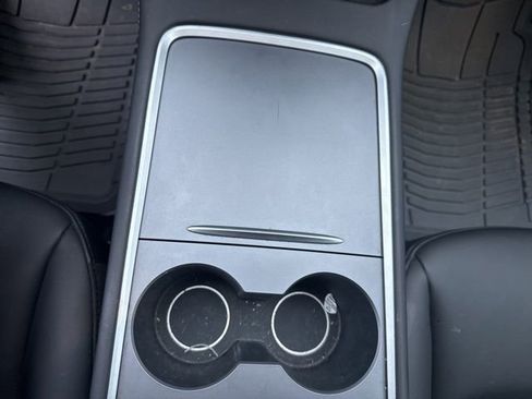 Used 2023 Tesla Model Y Long Range image 19