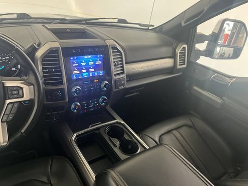 Used 2021 Ford F250 Platinum w/ Tremor Off-Road Package AWD/4WD image 32