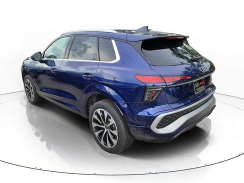 New 2026 Audi Q3 quattro 2.0T AWD/4WD image 3